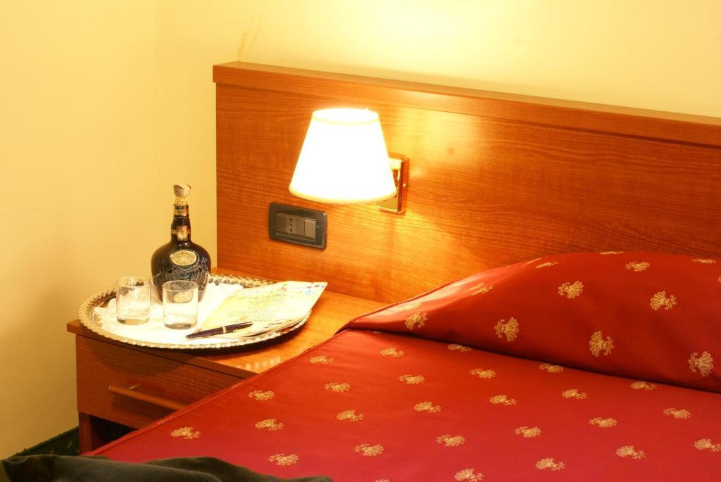 רומא Hotel Versailles חדר תמונה